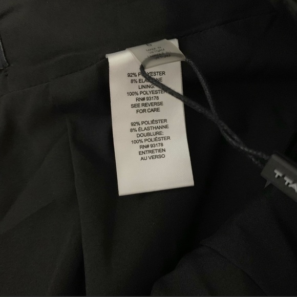 Brand New - Tahari Skirt Black Gold Buttons- sz 12 - Picture 6 of 6